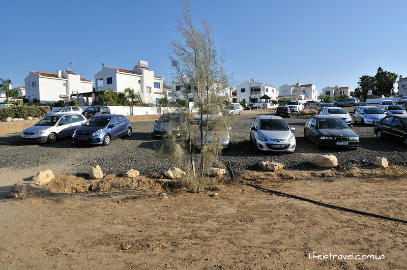 парковка возле пляжа Каппарис 