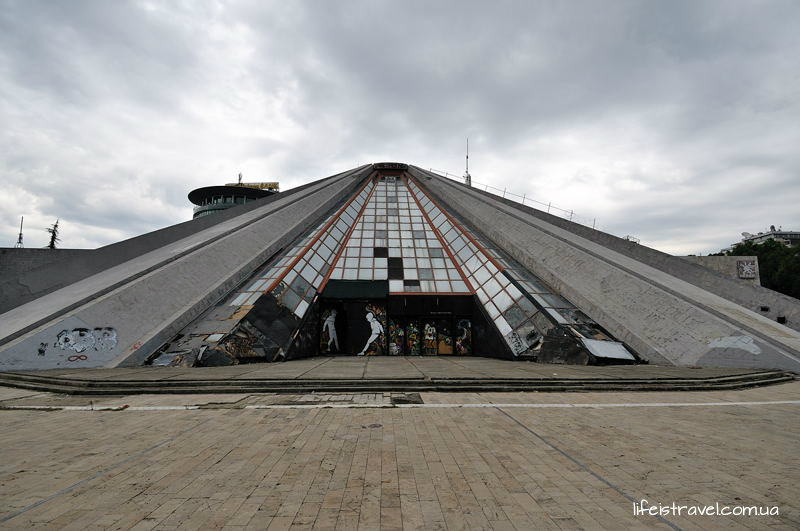 Албания самостоятельно