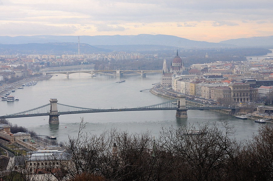 вид на Будапешт и Дунай