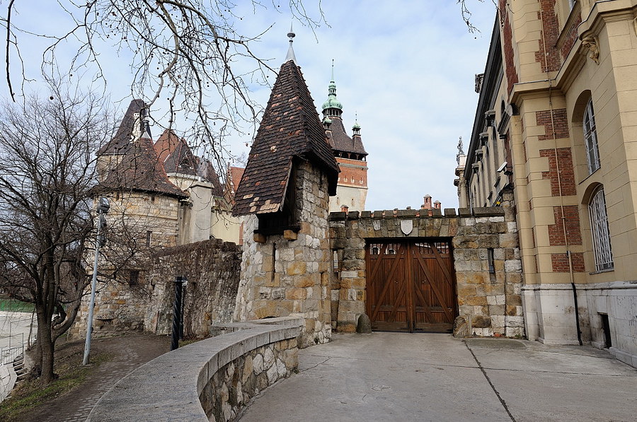 замок Варошлигет, Будапешт