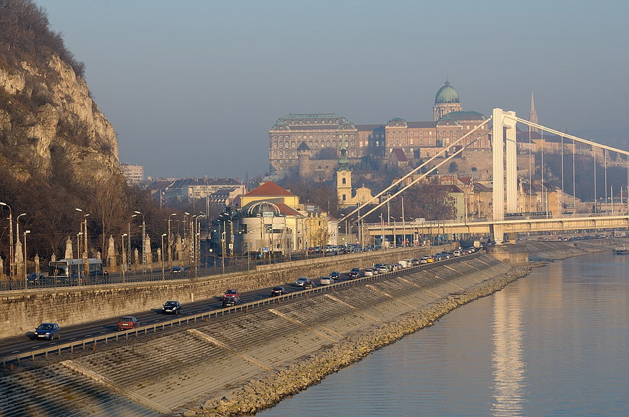 вид на мост Эржбет в Будапеште