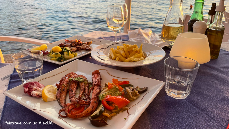 ресторан у моря в Хорватии 