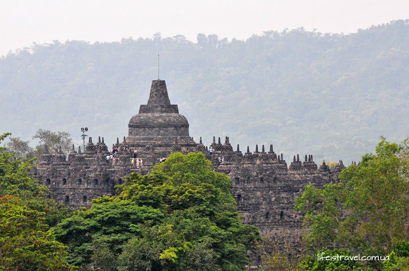 храм Боробудур в Индонезии