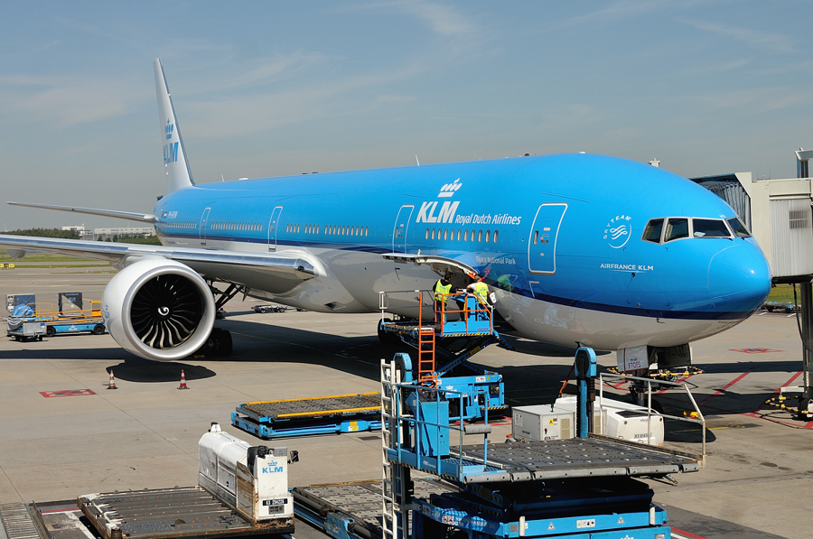 KLM B-777