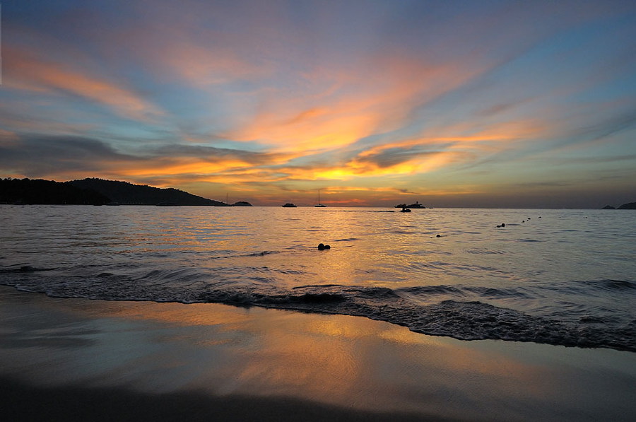 Пхукет, закат на пляже Патонг