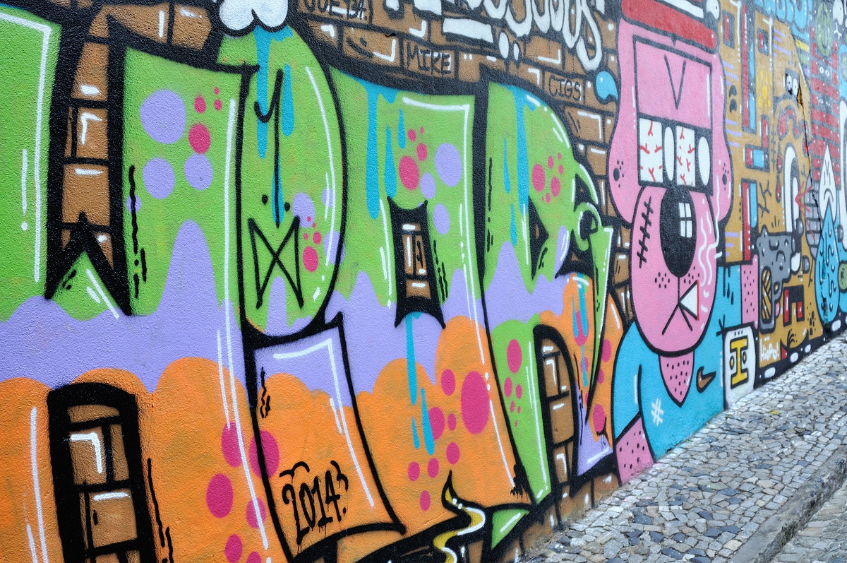 Изрисованные стены. Разрисованные стены на улице. Фотообои граффити. Граффити на стене. Стена Разрисованная граффити.
