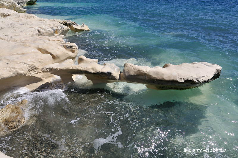 Белые камни, Кипр