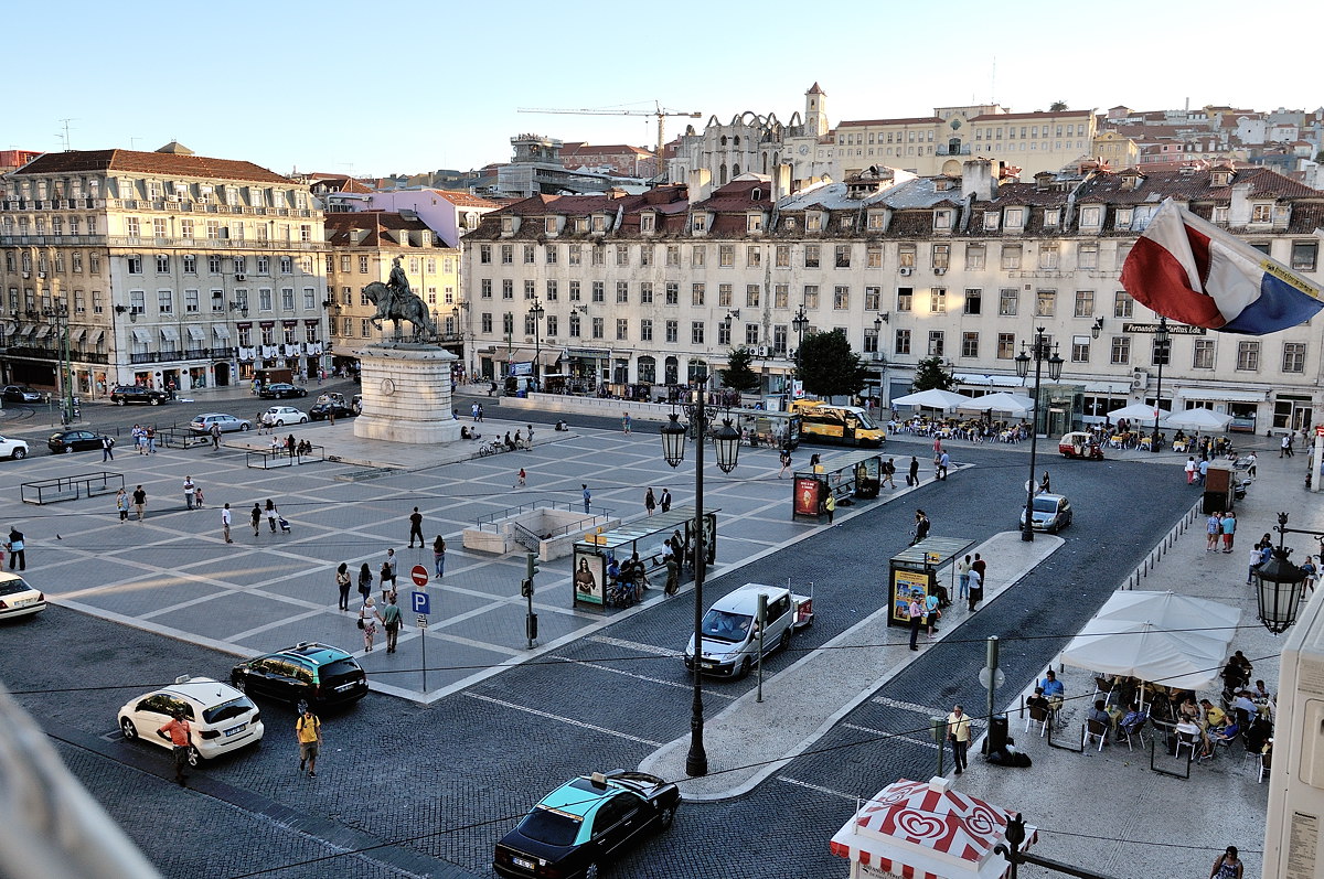 Площадь Фигейра в Лиссабоне