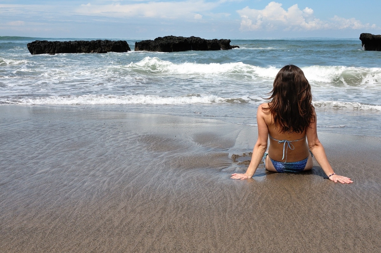 Тренд 2014: Мини-бикини, пляжи с черным песком и Индийский океан