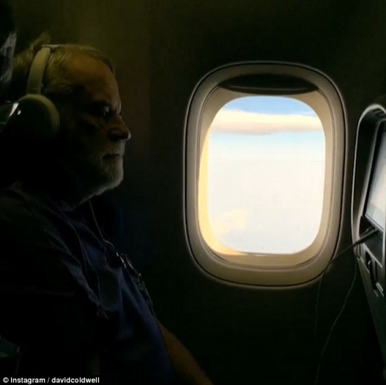 пассажир самолета