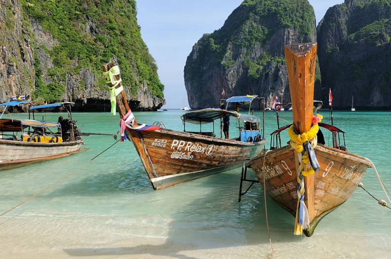 Острова Phi-Phi: Правила выживания среди пакетных туристов.