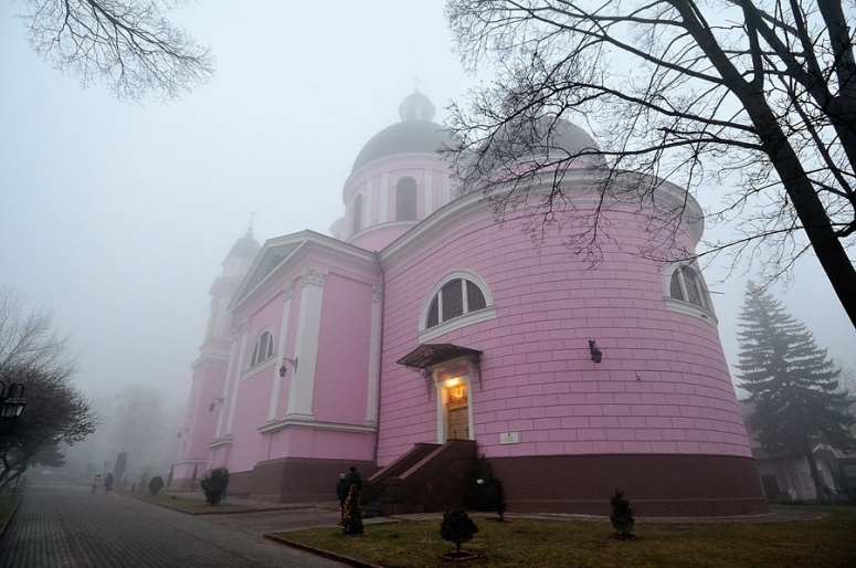 собор святого Духа в Черновцах